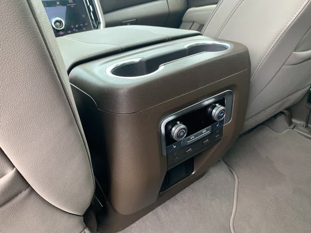 Used 2025 GMC Yukon Elevation w/ Technology Package AWD/4WD image 23