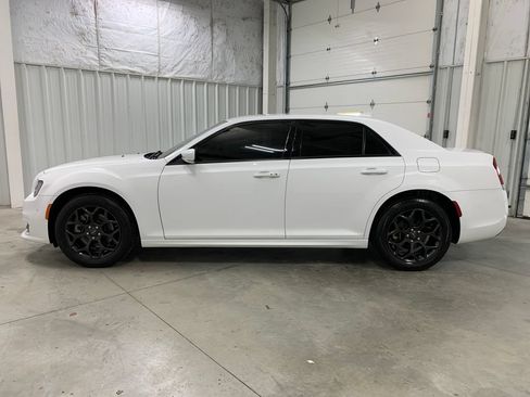 Used 2023 Chrysler 300 Touring L w/ Comfort Group AWD/4WD image 22