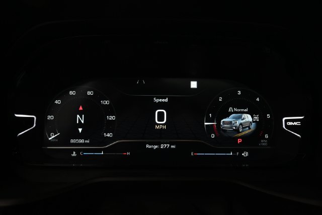 Used 2022 GMC Yukon Denali AWD/4WD image 9