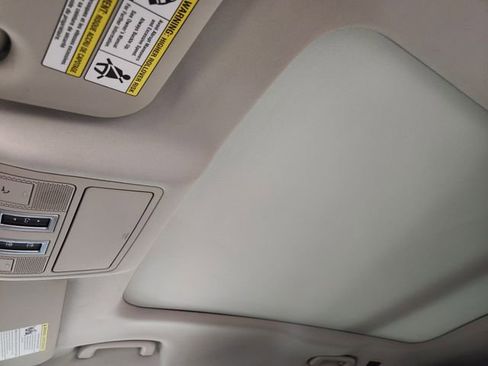 Used 2017 Jaguar F-PACE Prestige image 26