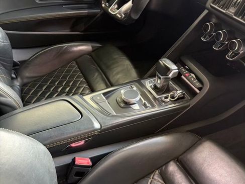 Used 2017 Audi R8 V10 AWD/4WD image 6