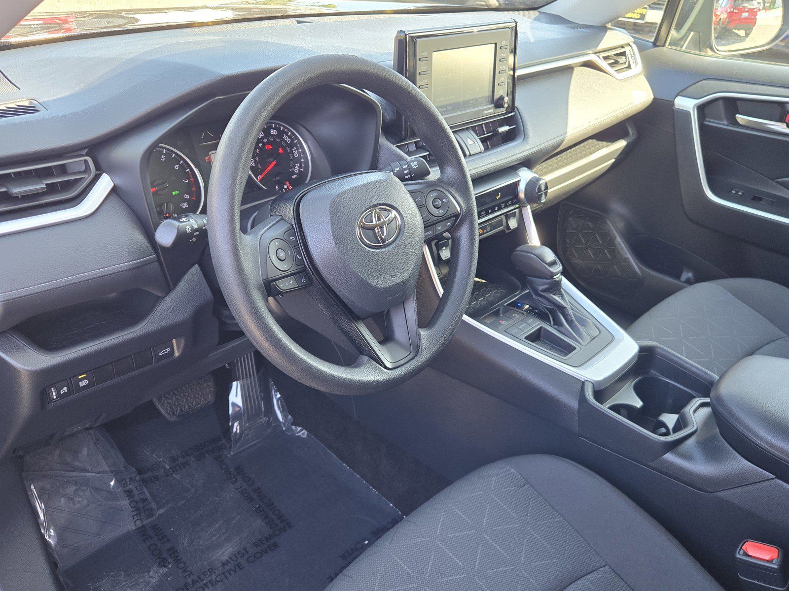 Used 2021 Toyota RAV4 XLE w/ Convenience Package FWD image 10