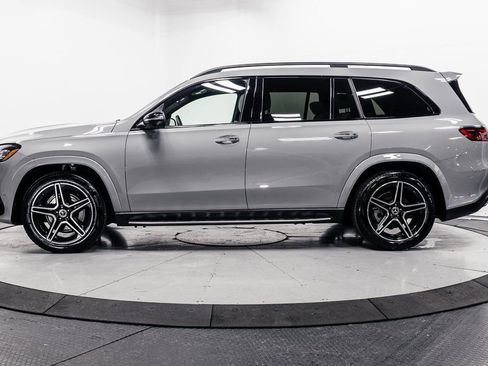 Used 2025 Mercedes-Benz GLS 450 4MATIC image 4