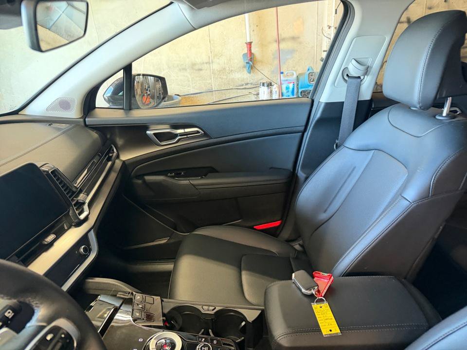 Used 2023 Kia Sportage EX AWD/4WD image 32