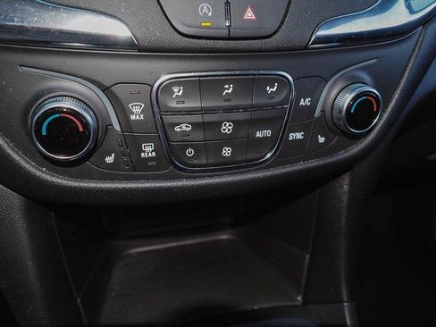 Certified 2024 Chevrolet Equinox LT FWD image 12