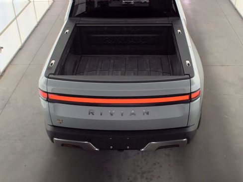 Used 2022 Rivian R1T Adventure AWD/4WD image 9