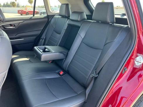 Used 2021 Toyota RAV4 XLE Premium AWD/4WD image 21