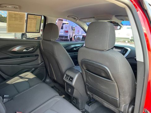 Used 2022 GMC Terrain SLE w/ Driver Convenience Package FWD image 26