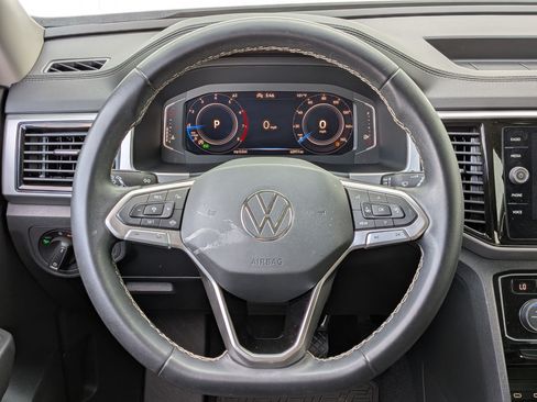 Used 2023 Volkswagen Atlas SE w/ Panoramic Sunroof Package FWD image 13