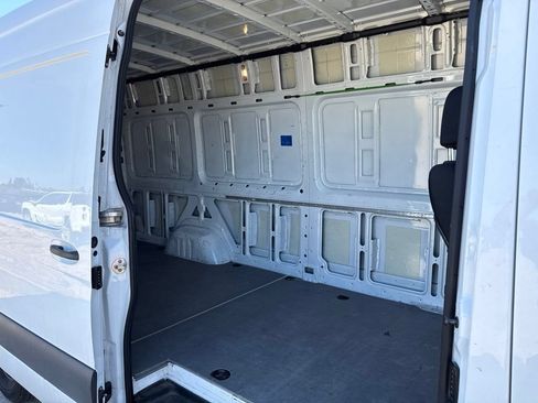 Used 2023 Mercedes-Benz Sprinter 2500 image 11