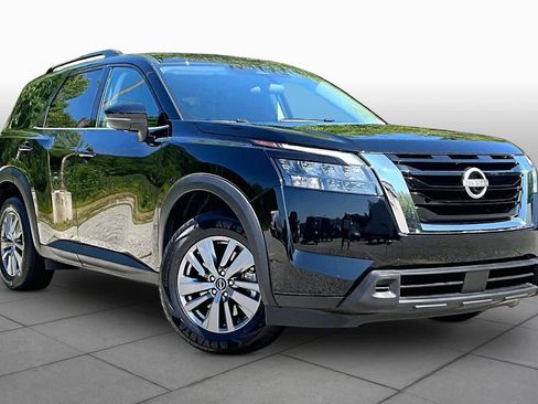 Used 2025 Nissan Pathfinder SV AWD/4WD image 3