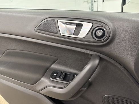 Used 2016 Ford Fiesta SE image 28