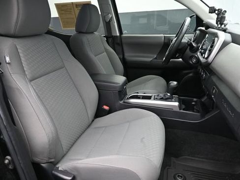 Used 2022 Toyota Tacoma SR5 w/ Technology Package AWD/4WD image 30