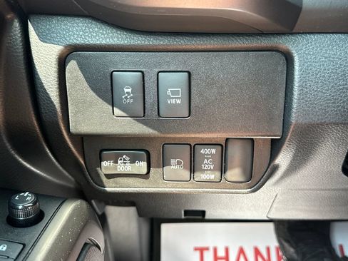 Used 2022 Toyota Tacoma TRD Off-Road w/ TRD Premium Off Road Package AWD/4WD image 32