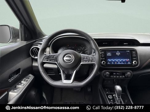 Certified 2024 Nissan Kicks SR FWD image 25