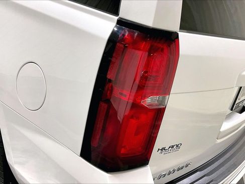 Used 2020 Chevrolet Tahoe Premier AWD/4WD image 30