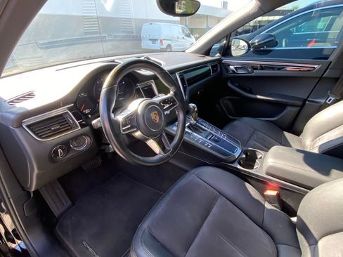 Used 2018 Porsche Macan AWD/4WD image 8