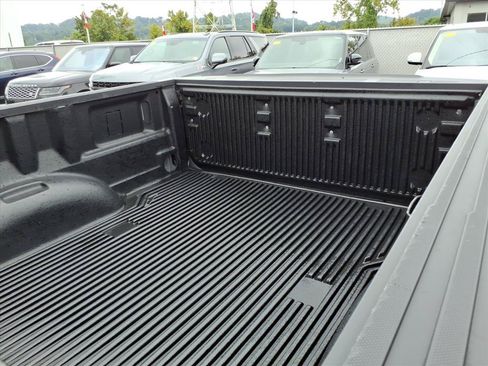 Used 2023 Ford F150 Lariat AWD/4WD image 10