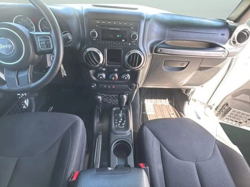 Used 2015 Jeep Wrangler Sport AWD/4WD image 9