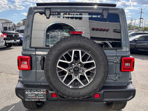 New 2026 Jeep Wrangler Unlimited Sahara AWD/4WD image 6