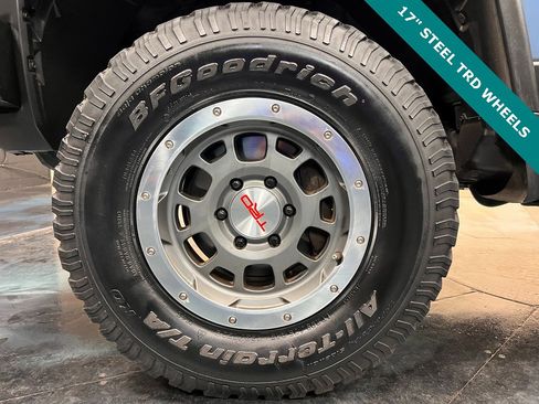 Used 2014 Toyota FJ Cruiser 4WD image 6