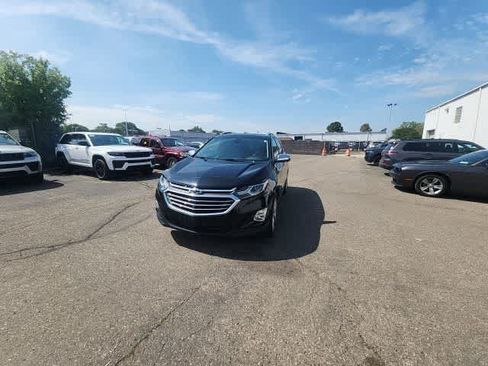 Used 2019 Chevrolet Equinox Premier FWD image 3