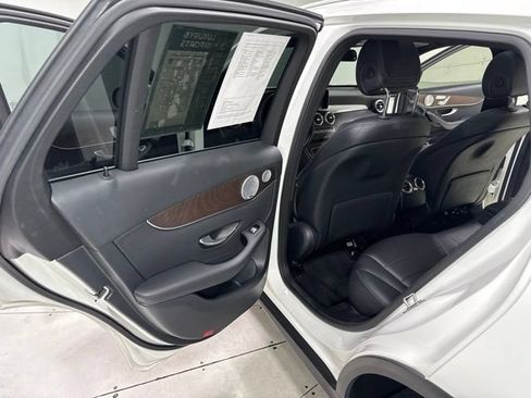 Used 2019 Mercedes-Benz GLC 300 4MATIC image 23
