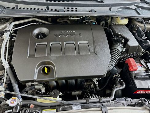 Certified 2018 Toyota Corolla SE image 28