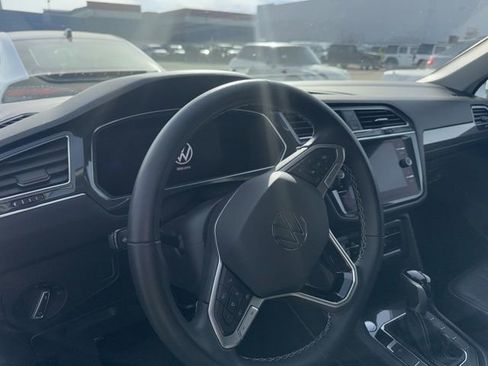 Used 2022 Volkswagen Tiguan SE image 10