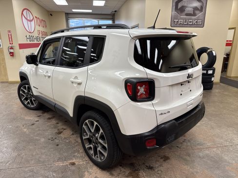 Used 2022 Jeep Renegade Limited w/ Sun, Sound & Wheels Group AWD/4WD image 8