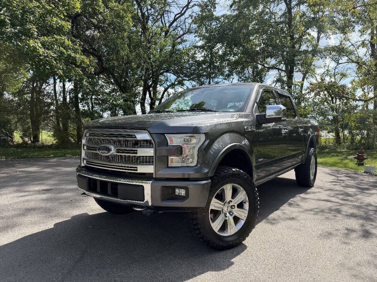Used 2015 Ford F150 Platinum w/ Equipment Group 701A Luxury AWD/4WD image 1