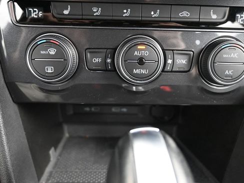 Used 2021 Volkswagen Tiguan SE R-Line image 19