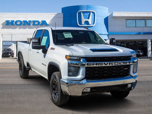 Used 2021 Chevrolet Silverado 3500 LT image 4