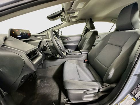 Used 2024 Toyota Prius LE FWD image 13