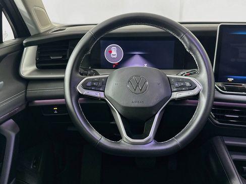 Used 2026 Volkswagen Tiguan SE FWD image 18