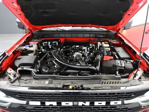 Used 2022 Ford Bronco Wildtrak image 10
