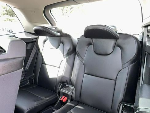 Certified 2023 Volvo XC90 B5 Core image 13