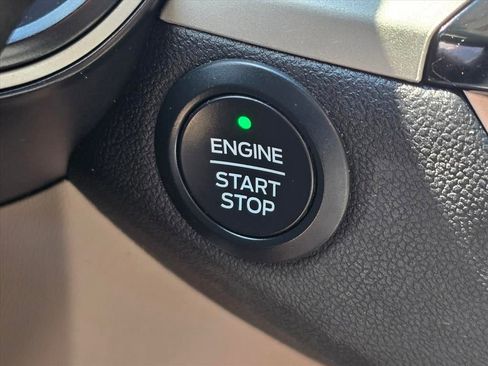 Used 2021 Ford Escape SE FWD image 17