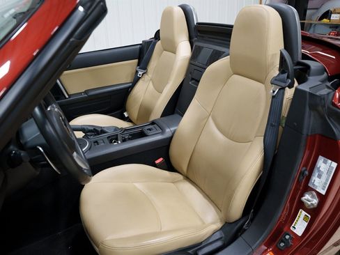 Used 2009 MAZDA MX-5 Miata Grand Touring w/ Premium Pkg image 23