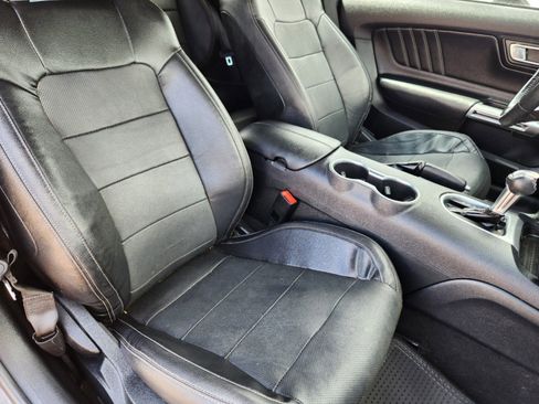 Used 2022 Ford Mustang GT Premium image 18