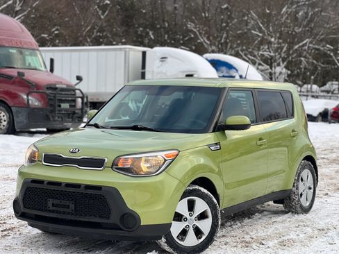 Used 2016 Kia Soul w/ Convenience Package FWD image 2