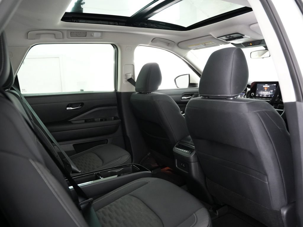 Used 2022 Nissan Pathfinder SV w/ SV Premium Package AWD/4WD image 38
