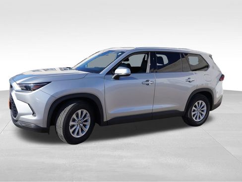 Used 2025 Toyota Grand Highlander AWD image 10