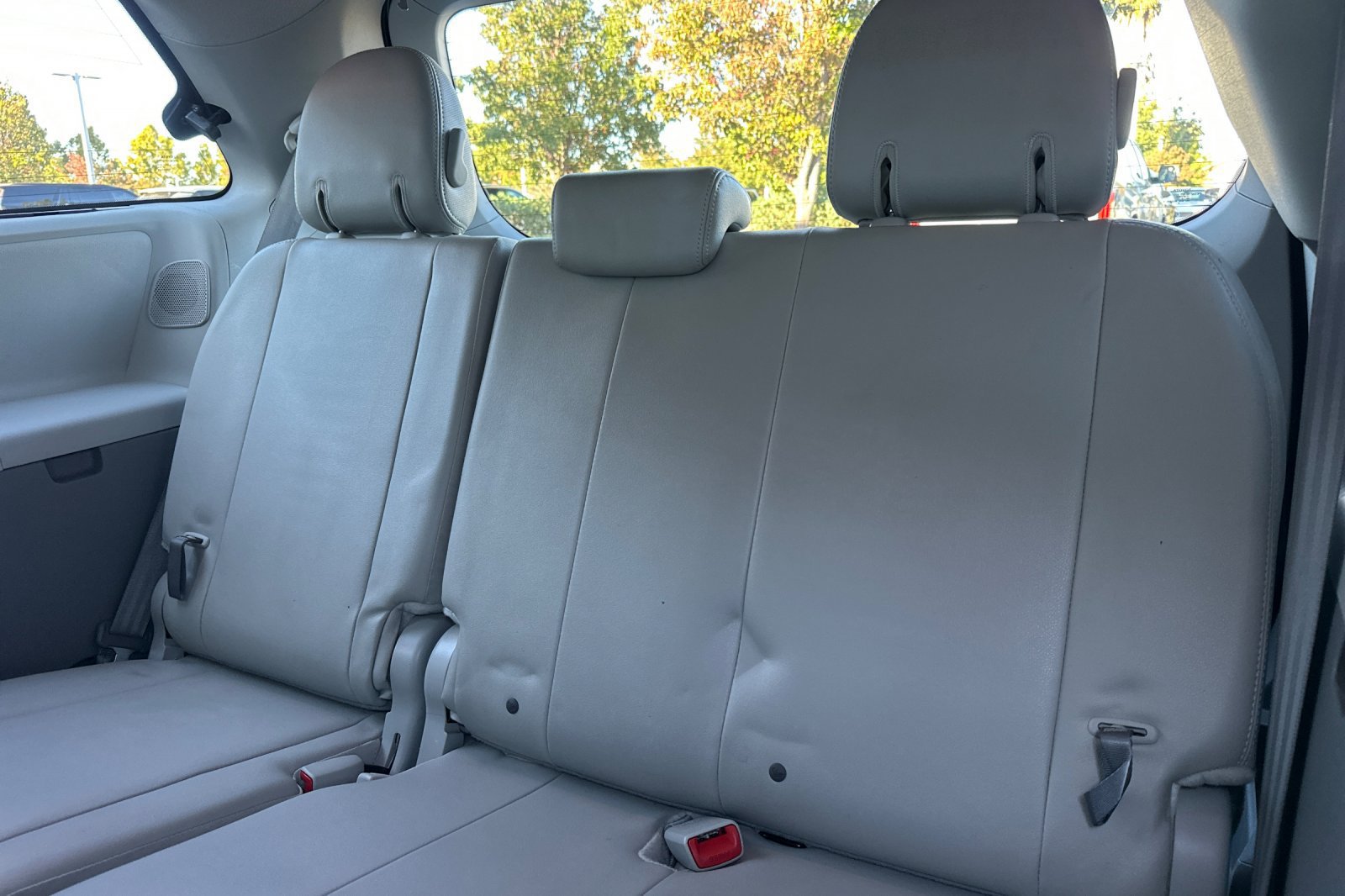 Used 2013 Toyota Sienna XLE w/ Premium Pkg FWD image 18