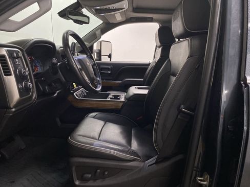 Used 2019 Chevrolet Silverado 2500 High Country w/ Duramax Plus Package image 13