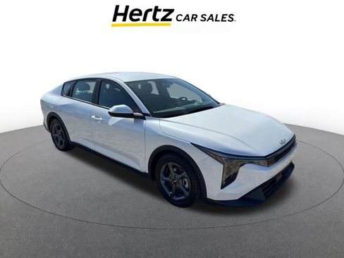 Used 2025 Kia K4 LXS image 1