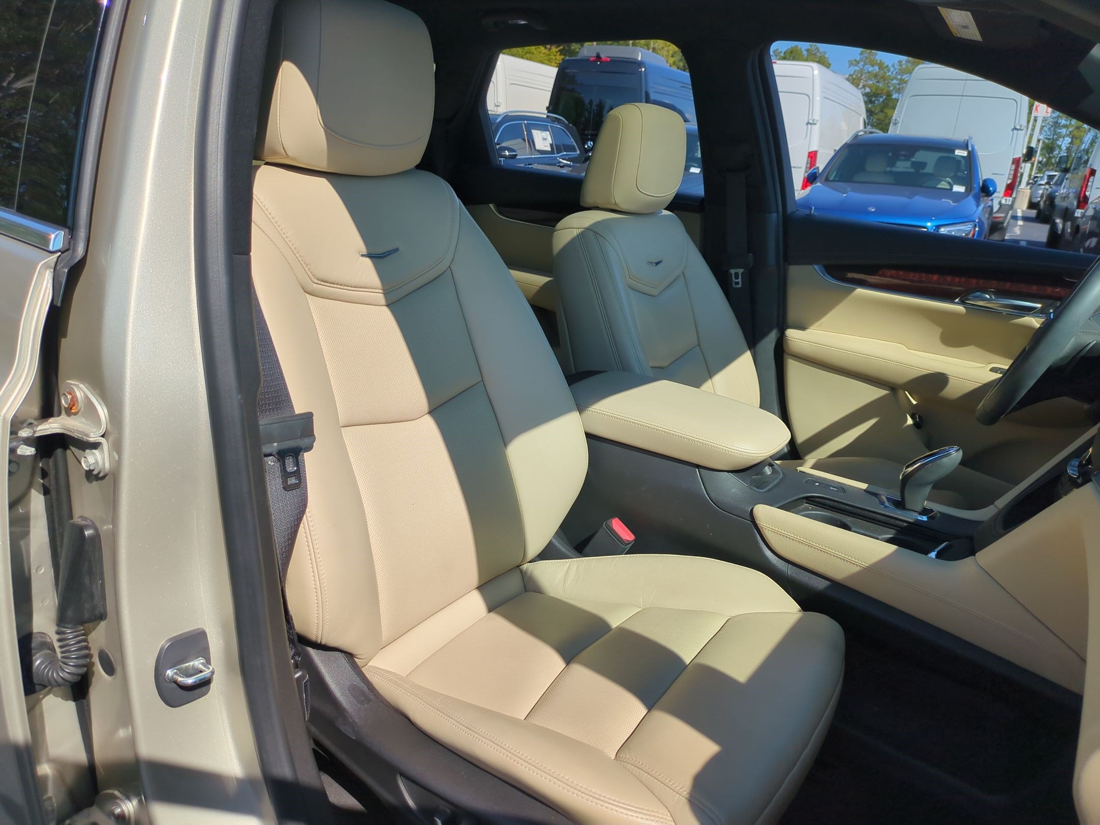 Used 2017 Cadillac XT5 Premium Luxury FWD image 30