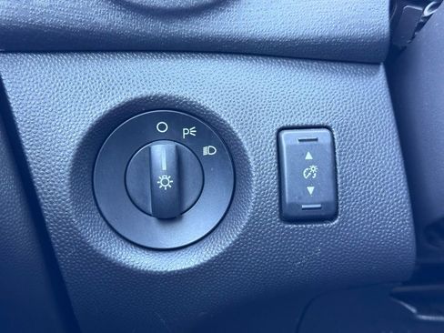 Used 2011 Ford Fiesta SES image 27