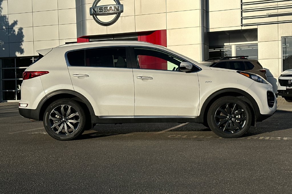 Used 2019 Kia Sportage EX w/ EX Sport Appearance Package AWD/4WD image 3
