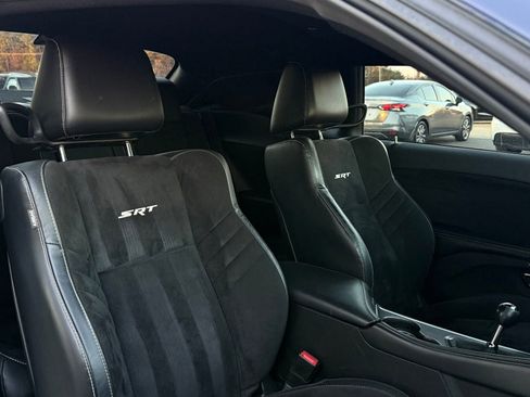Used 2015 Dodge Challenger SRT Hellcat image 32